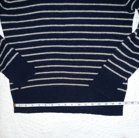 J CREW WOMEN PULLOVER SWEATER STRIPED NAVY/CREAM - Picture 9 of 12